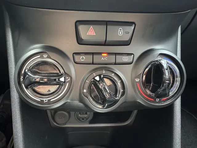 Peugeot 208 1.2 e-VTi Automaat / Nap / 5 Deurs 2014 Benzine 14