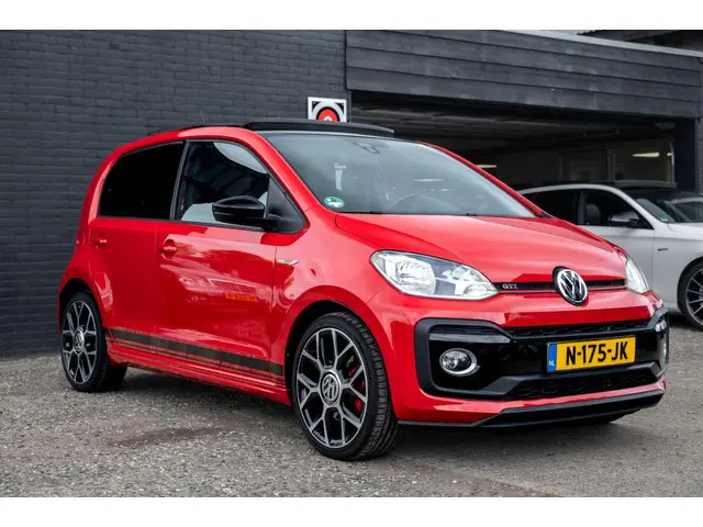 Volkswagen up! 1.0 TSI GTI | Pano | Beats | Camera 2018 Benzine 18