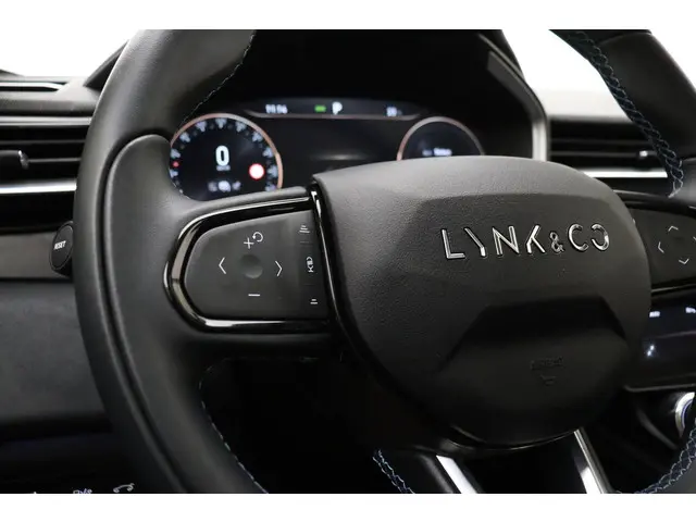 Lynk & Co 01 1.5 2023 Hybride Benzine 35