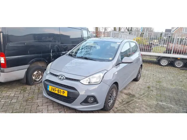 Hyundai i10 1.0i i-Motion Comfort 2014 Benzine 8