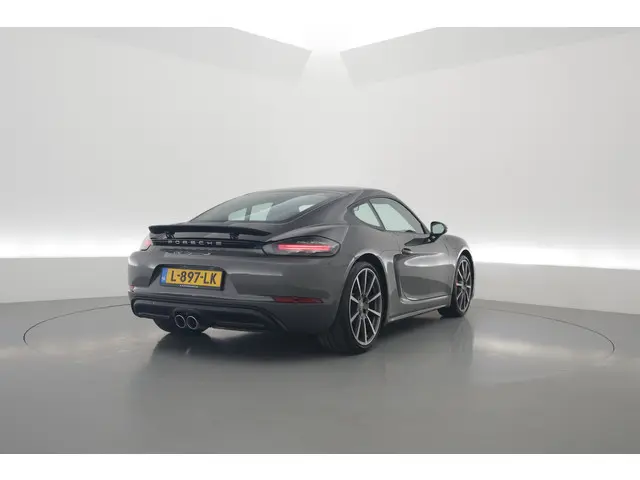 Porsche 718 2
