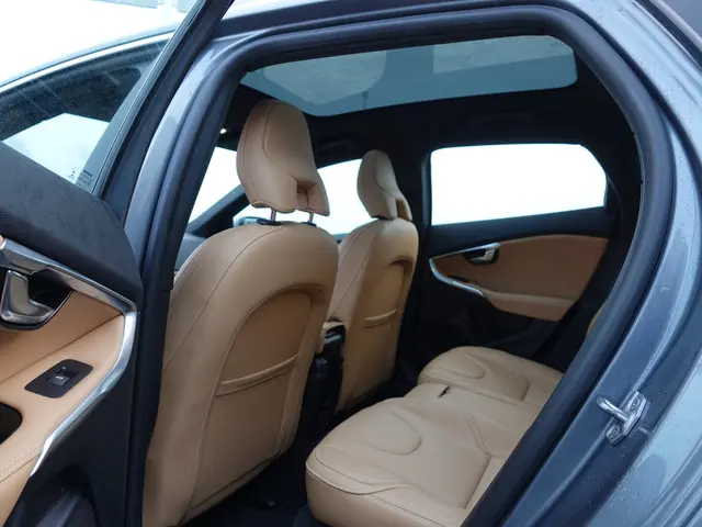 Volvo V40 2.0 T3 Nordic+ 2017 Benzine 8