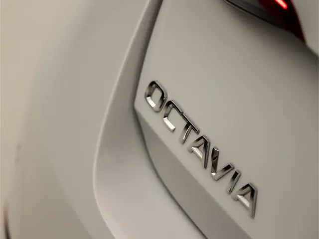 Škoda Octavia 1.0 e-TSI Sport 2023 Benzine 33
