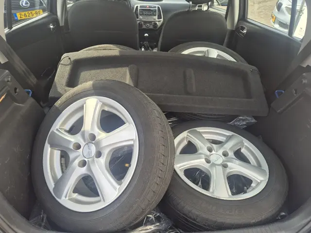 Hyundai i20 1.2i i-Motion 2013 Benzine 30