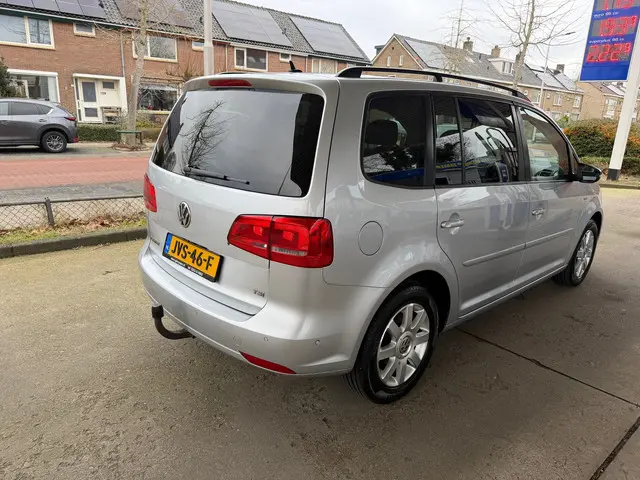 Volkswagen Touran 1.4 TSI Highline 7p. 2012 Benzine 8