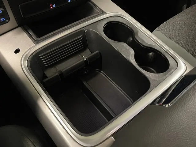 Dodge Ram 1500 5.7 V8 Crew Cab 6'4 Classic 2020 LPG/Gas 28