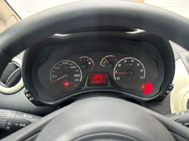 Ford Ka 1.2 Champions Edition start/stop 2013 Benzine 8
