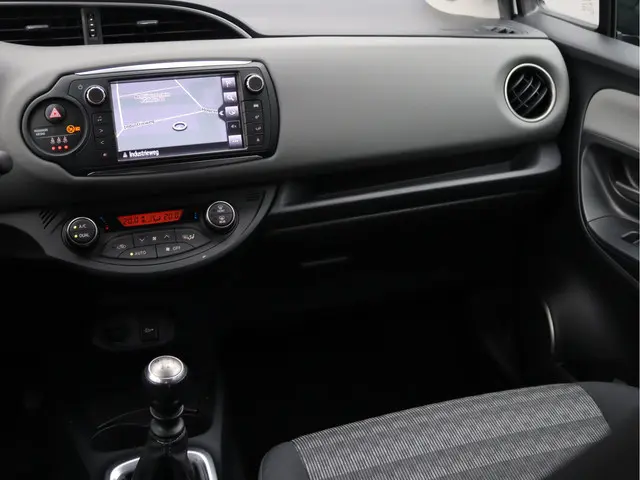 Toyota Yaris 1.3 VVT-i Trend 2016 Benzine 18