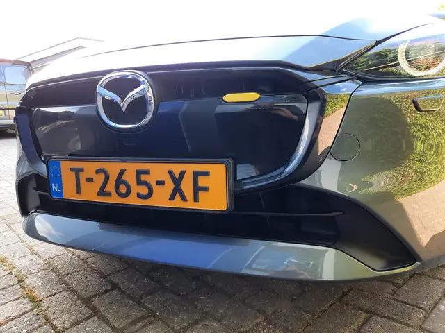 Mazda 2 1.5 e-SkyActiv-G 90 Exclusive-Line 2023 Benzine 22