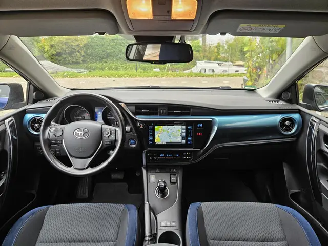 Toyota Auris 1.8 Hybrid Executive 2015 Hybride Benzine 4