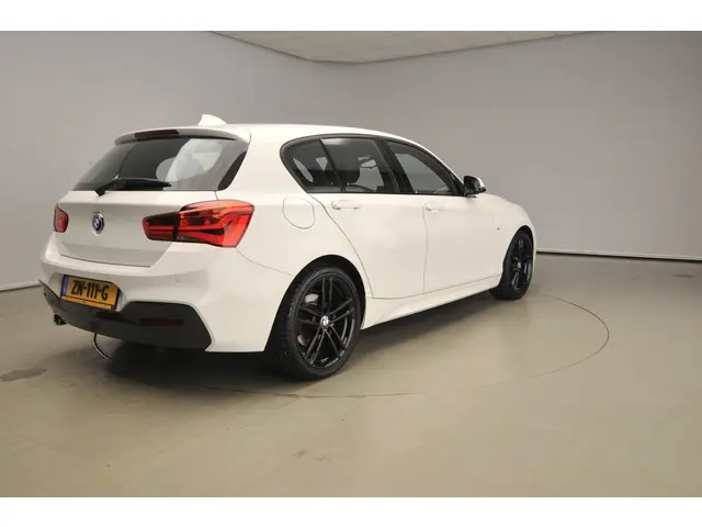 BMW 1 Serie 118i 2019 Benzine 2