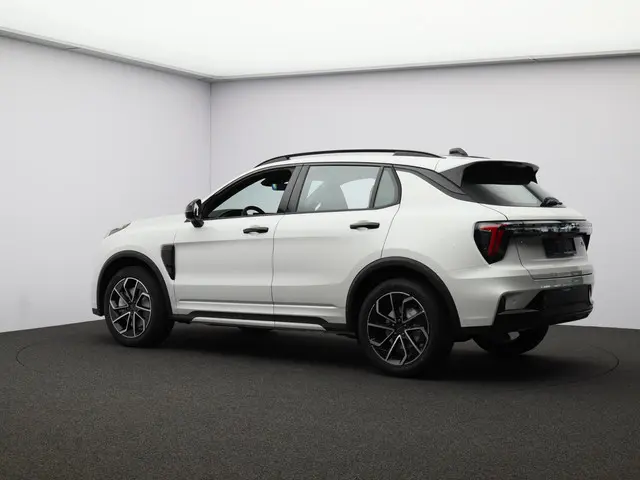 Lynk & Co 01 1.5 Core 2025 Hybride Benzine 5