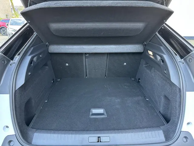 Peugeot 3008 1.2 Hybrid 145 PK GT 2025 Hybride Benzine 31