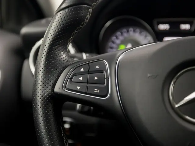 Mercedes-Benz GLA 200 Sport 2016 Benzine 18