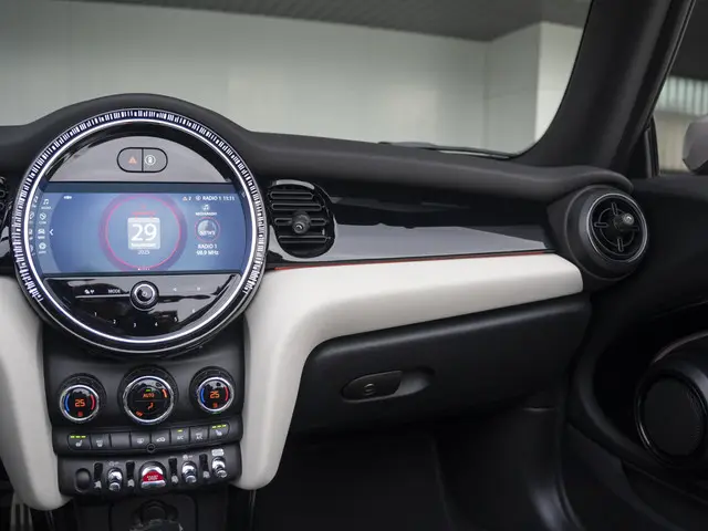 MINI Cooper Cabrio Aut. 2023 Benzine 13