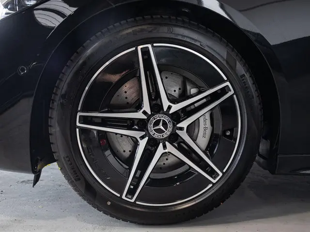 Mercedes-Benz C-Klasse Estate 180 AMG Line 2024 Benzine 10