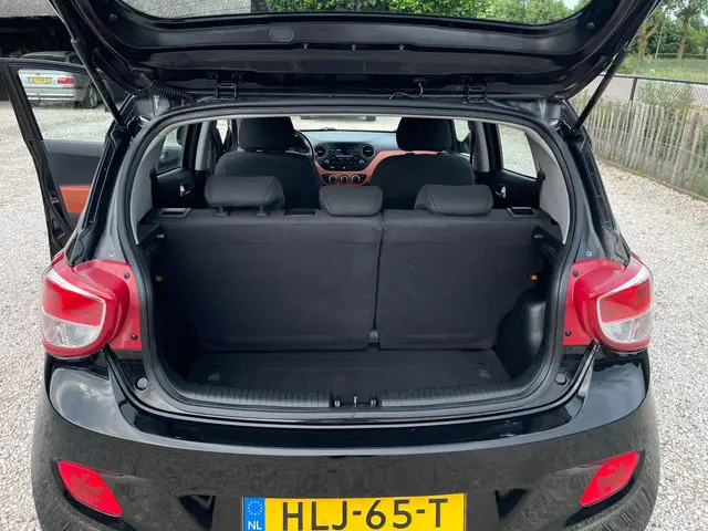 Hyundai i10 1.0i i-Motion Airco, USB, 14 inch 2014 Benzine 16