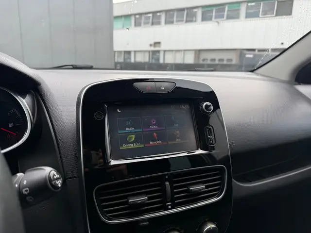 Renault Clio 0.9 TCe Limited Nwe ketting 2016 Benzine 14