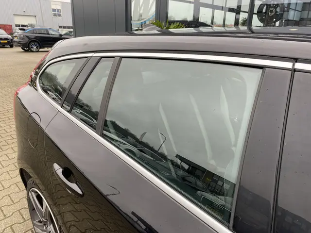 Volvo V60 1.6 T3 R-Design 2013 Benzine 7