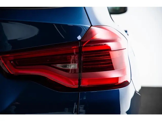 BMW X3 xDrive30e High Executive 2021 Hybride Benzine 42