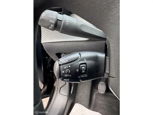 Peugeot 208 1.2 PureTech Blue Nw APK! 2021 Benzine 16
