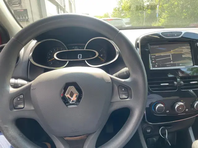 Renault Clio 0.9 TCe Expression N.A.P 2013 Benzine 4