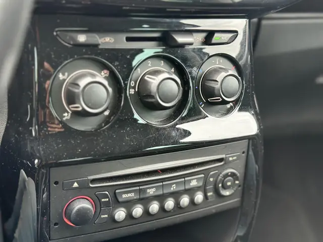 Citroën C3 1.0 PureTech koopje 2015 Benzine 14