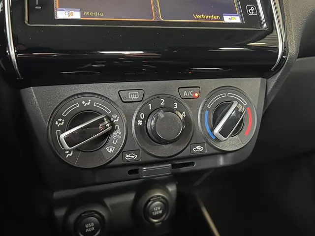 Suzuki Swift 1.2 Select Smart Hybrid 2023 Benzine 18