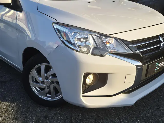 Mitsubishi Space Star 1.2 Nova 2021 Benzine 25