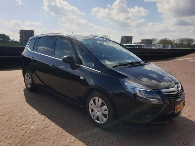 Opel Zafira Tourer 1.4 Design Edition 2013 Benzine 3