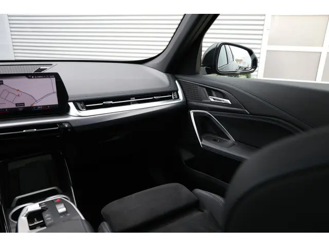 BMW X1 sDrive20i 170pk M-Sport Black Ed. 2023 Benzine 33