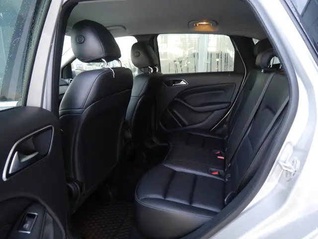 Mercedes-Benz B-Klasse 180 Prestige 2017 Benzine 9