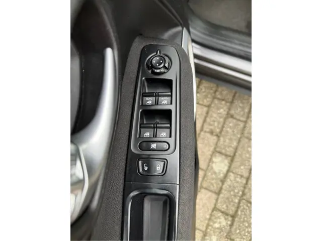 Jeep Renegade 1.4 MultiAir Longitude 2016 Benzine 23