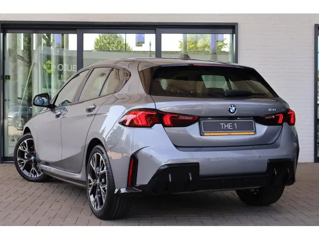BMW 1 Serie 120 2025 Benzine 2