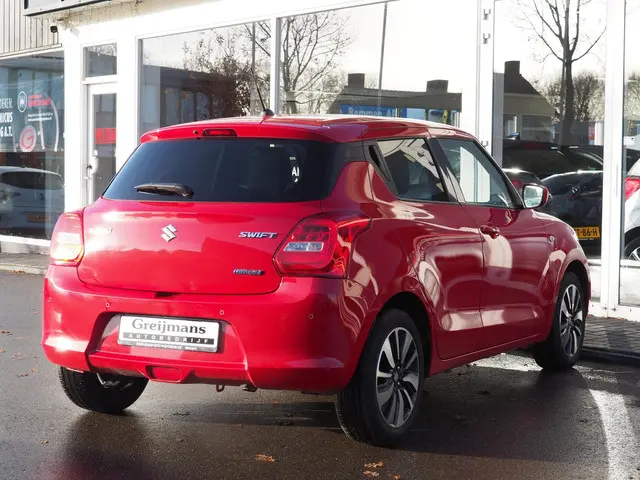 Suzuki Swift 1.2 Style Smart Hybrid 2025 Benzine 11