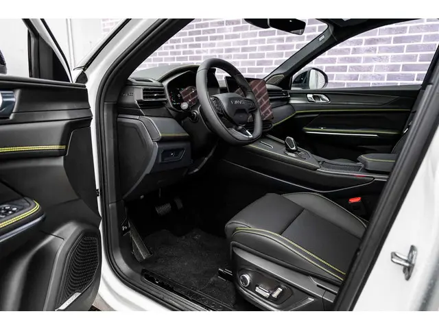 Lynk & Co 01 1.5 More 2026 Hybride Benzine 18