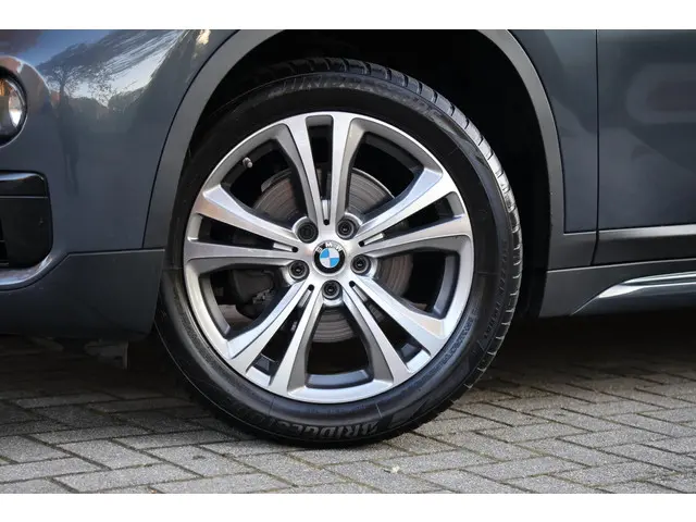 BMW X1 sDrive18i 2019 Benzine 2