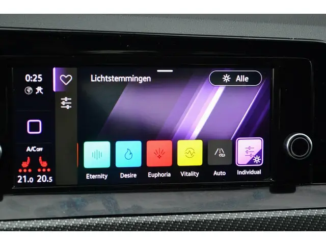 Volkswagen Golf 1.5 eTSI R-Line 2021 Hybride Benzine 19