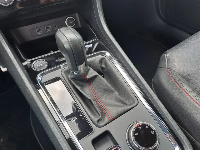 SEAT Ateca 1.5 TSI FR Business Intense 2018 Benzine 31