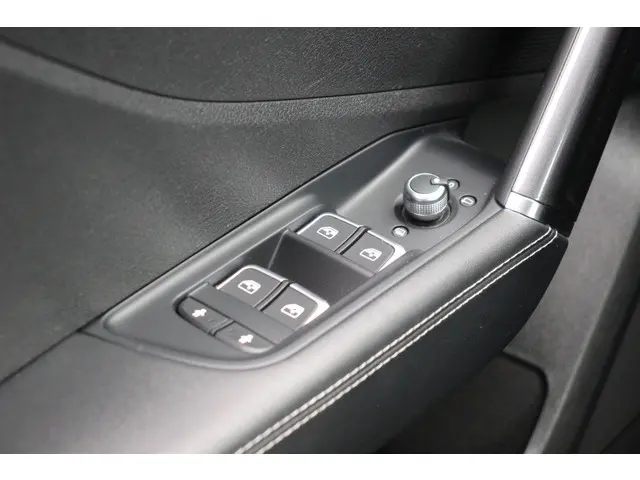 Audi Q2 1.4 TFSI | Limited | S-Tronic | Led | Navi 2018 Benzine 35