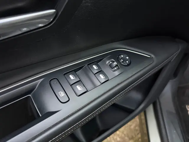 Peugeot 5008 1.2 PureTech Allure 2017 Benzine 10