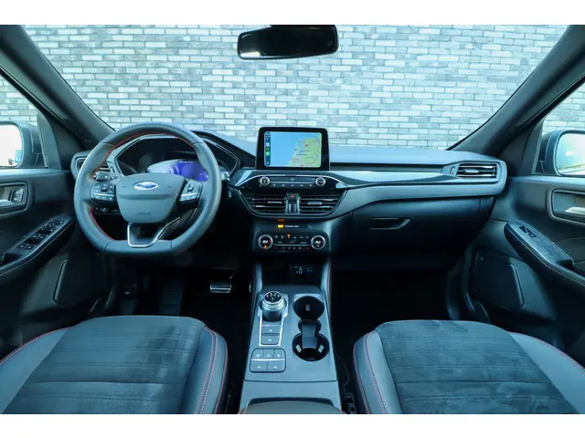 Ford Kuga 2.5 PHEV ST-Line X 2022 Hybride Benzine 2