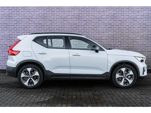 Volvo XC40 2.0 B4 Plus Dark 2025 Benzine 6