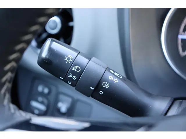 Toyota Yaris 1.0 VVT-i Aspiration, Trekhaak 2017 Benzine 24