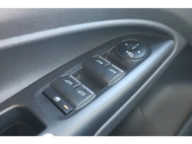 Ford Tourneo Connect Compact 1.0 Titanium 2015 Benzine 22