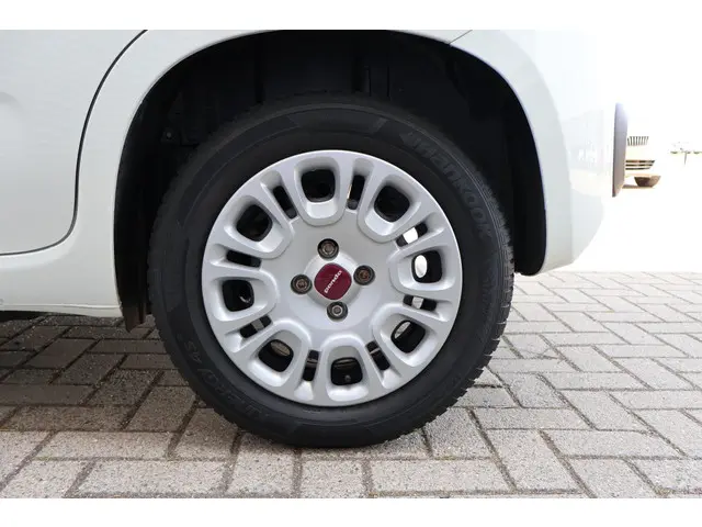 Fiat Panda 1.0 Hybrid Easy 2021 Hybride Benzine 24