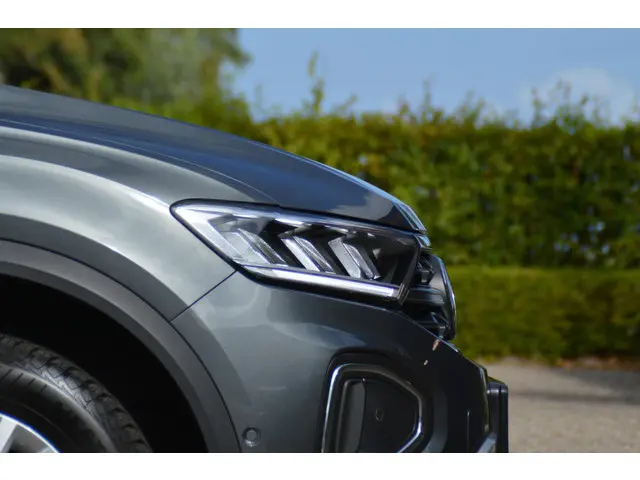 Volkswagen T-Roc 1.0 TSI Life Edition 2025 Benzine 56