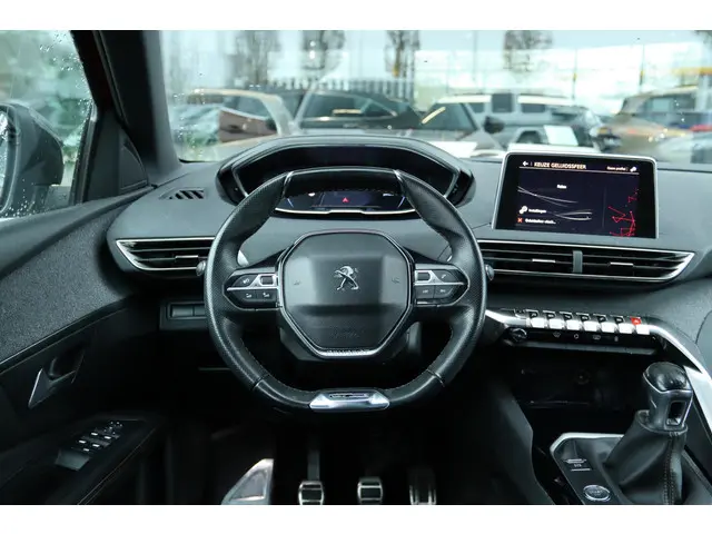 Peugeot 3008 1.2 PT GT LINE 2017 Benzine 17