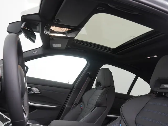 BMW 3 Serie 330e Sedan 2025 Hybride Benzine 18