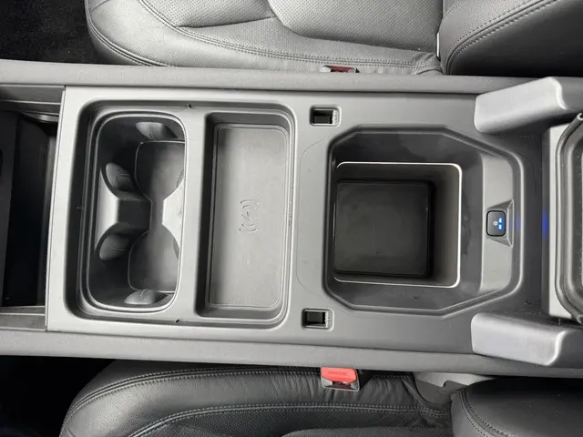 Land Rover Defender 110 P400E 2023 Hybride Benzine 21